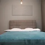 Lou Lou Wawel * Krakkó